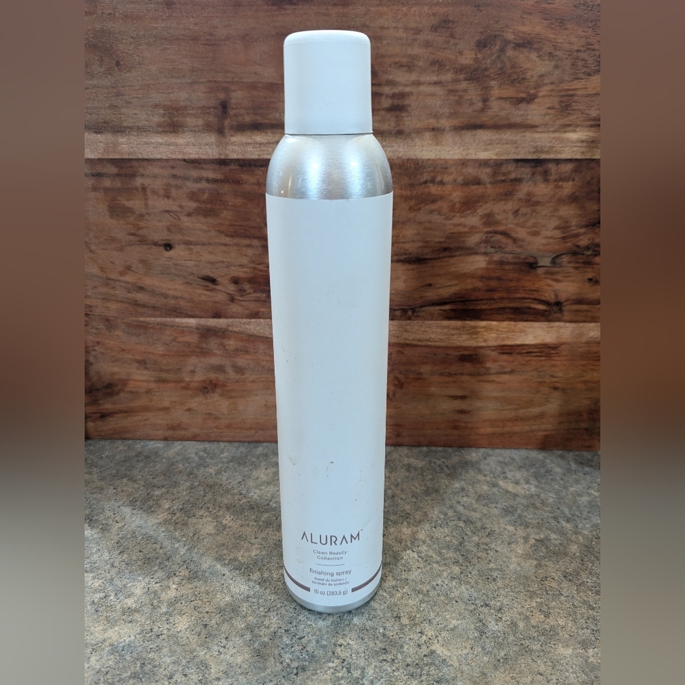 Aluram White and Silver Styling Spray